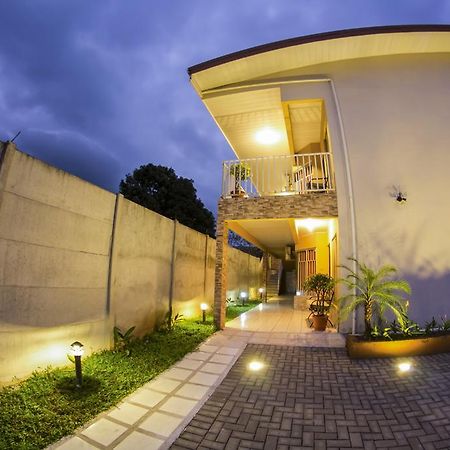Apartamentos Valle Del Volcan La Fortuna Esterno foto