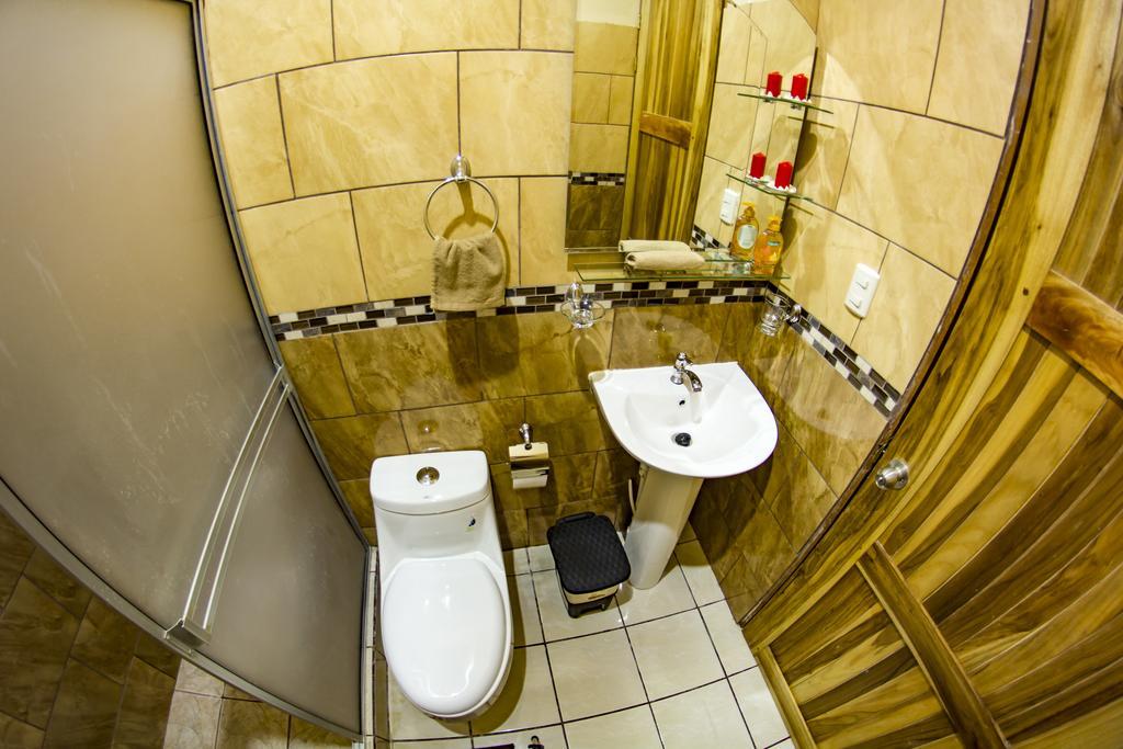 Apartamentos Valle Del Volcan La Fortuna Esterno foto