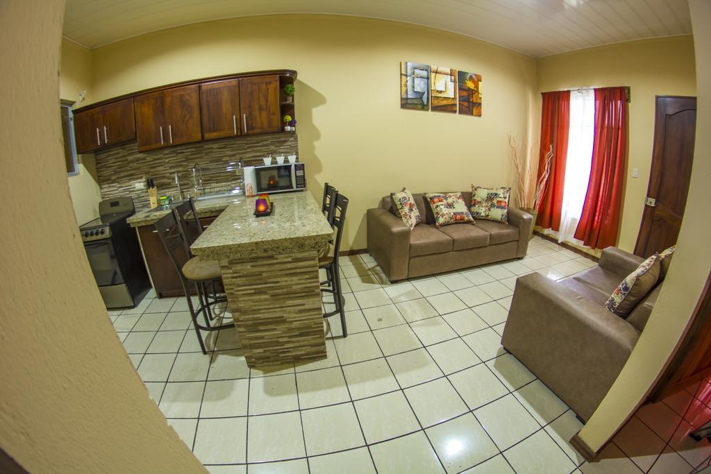 Apartamentos Valle Del Volcan La Fortuna Esterno foto