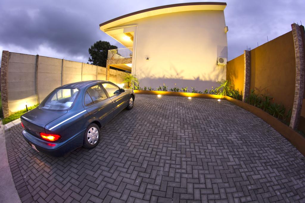 Apartamentos Valle Del Volcan La Fortuna Esterno foto
