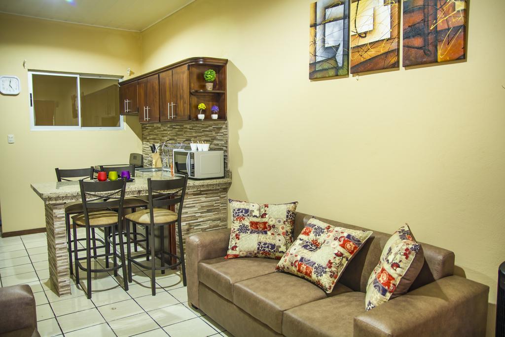 Apartamentos Valle Del Volcan La Fortuna Esterno foto