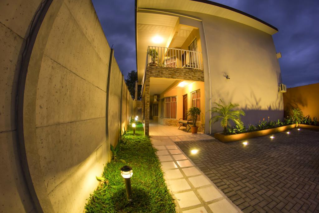 Apartamentos Valle Del Volcan La Fortuna Esterno foto