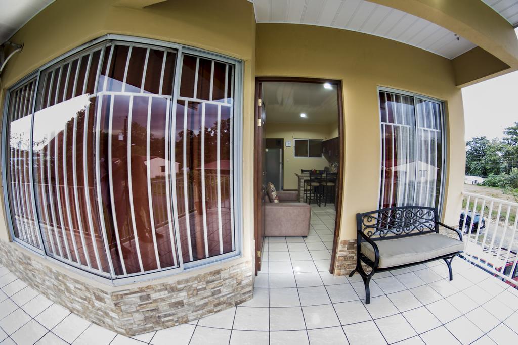Apartamentos Valle Del Volcan La Fortuna Esterno foto